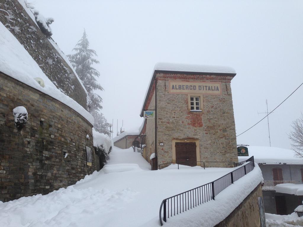 迪莫拉斯托里科罗曼迪卡伊尔索莱伊娜卢纳乡村民宿 Cerretto Langhe 外观 照片