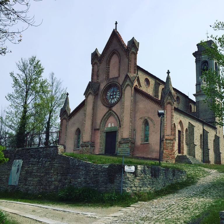 迪莫拉斯托里科罗曼迪卡伊尔索莱伊娜卢纳乡村民宿 Cerretto Langhe 外观 照片